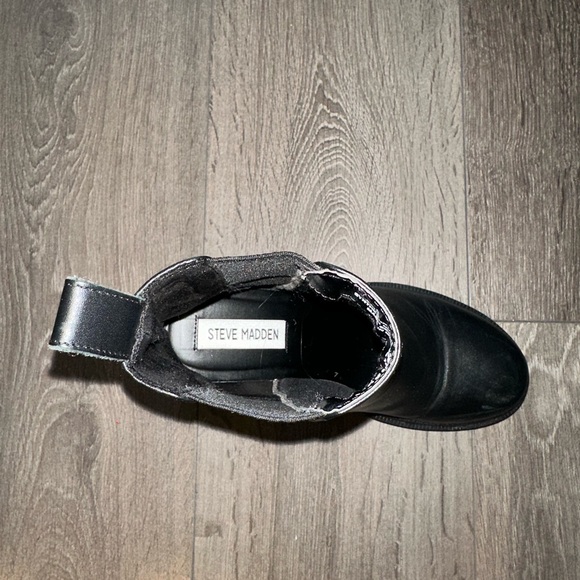 Steve Madden Black Chunky Heel Chelsea Booties - Picture 9 of 10